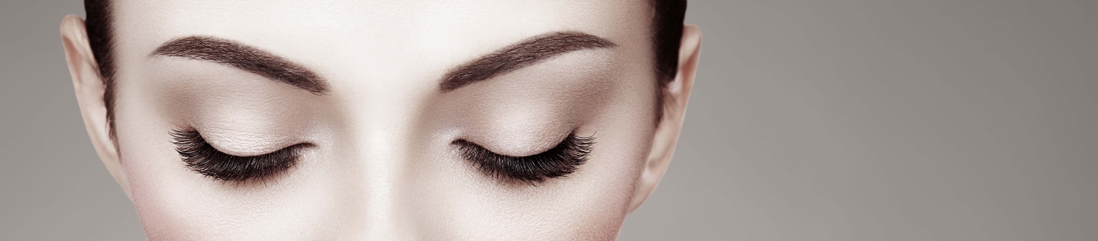 Woman with great eyelashes